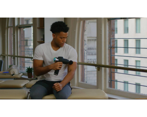 Профессиональный ударный перкуссионный массажер Booster Fusion Black Pro (черный) для тела.