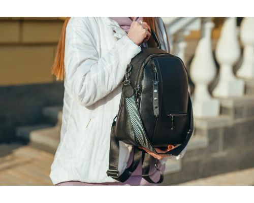 Женский кожаный рюкзак городской 23х32х13, сумка для города, путешествий и отдыха, черная