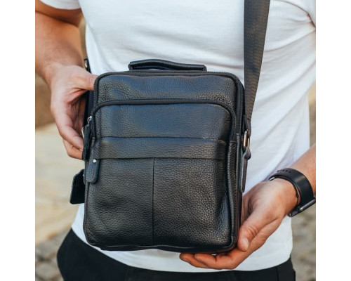 Сумка через плечо из натуральной кожи 22х24х6 / мессенджер для активного мужчины, черный