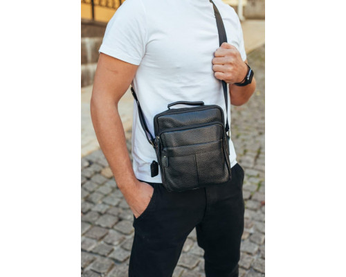 Сумка через плечо из натуральной кожи 22х24х6 / мессенджер для активного мужчины, черный