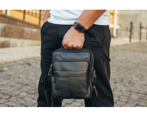 Сумка через плечо из натуральной кожи 22х24х6 / мессенджер для активного мужчины, черный