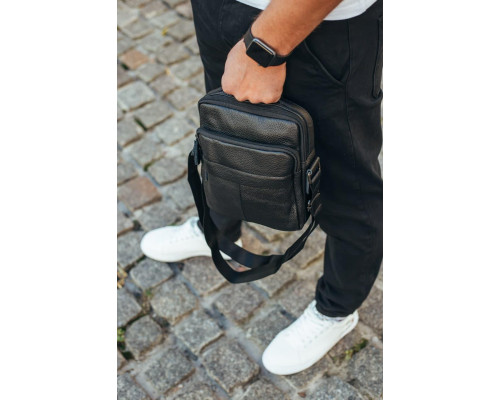 Сумка через плечо из натуральной кожи 22х24х6 / мессенджер для активного мужчины, черный