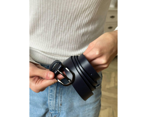 Ремень кожаный черного цвета