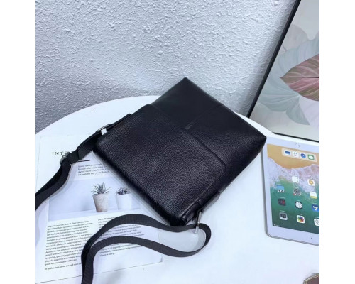 Кожаная мужская сумка через плечо 21х23х5.5, мягкая барсетка для гаджетов Tiding Bag 12977 черная