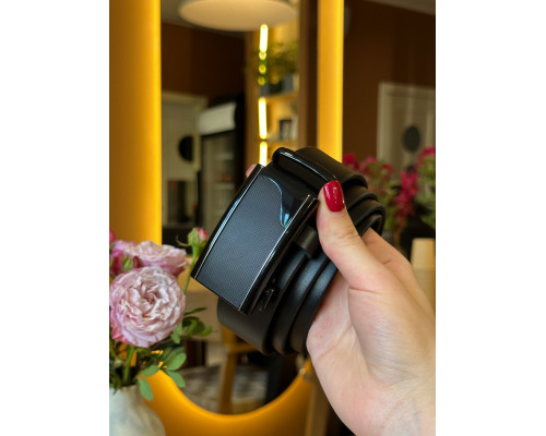 Мужской кожаный ремень с пряжкой автомат 8490