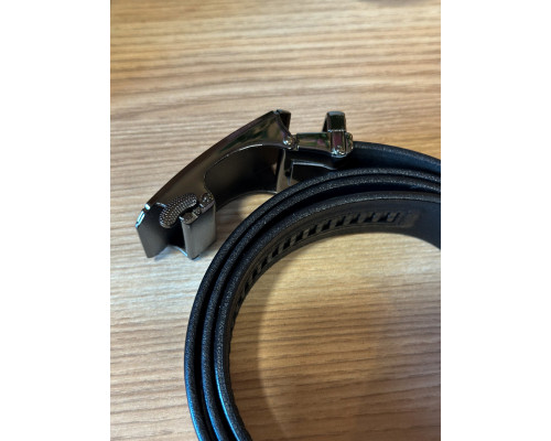 Мужской кожаный ремень с пряжкой автомат 8490