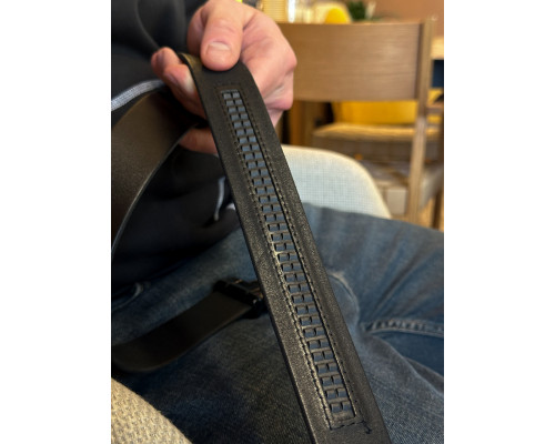 Мужской кожаный ремень с пряжкой автомат 8490