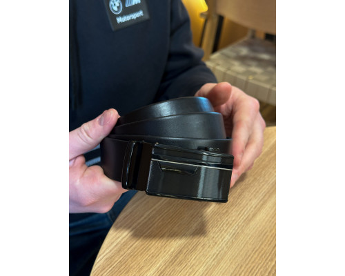 Мужской кожаный ремень с пряжкой автомат 4978
