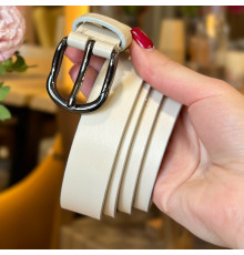 Кожаный женский ремень в белом цвете 6231