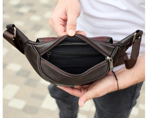 Мужской кожаный нагрудной рюкзак для телефона 14х29х8, сумка бананка для города и отдыха 70101 черная