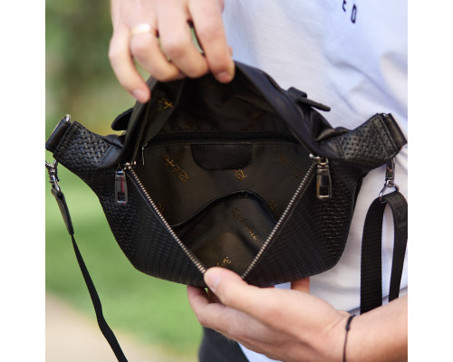 Стильная мужская бананка из натуральной гладкой кожи 22х27х8, нагрудной рюкзак с принтом NM-58744 черный