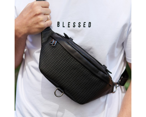 Стильная мужская бананка из натуральной гладкой кожи 22х27х8, нагрудной рюкзак с принтом NM-58744 черный