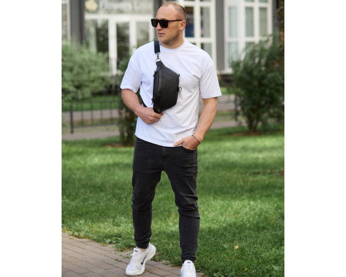 Стильная мужская бананка из натуральной гладкой кожи 22х27х8, нагрудной рюкзак с принтом NM-58744 черный