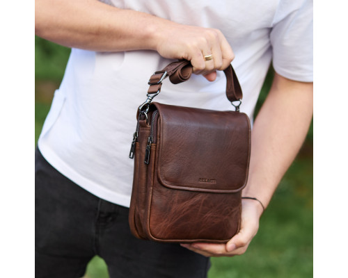 Барсетка с клапаном через плечо  24х20х6, мужская сумка с гладкой кожи Tiding Bag TD-81020 коричневая