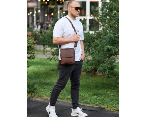 Барсетка с клапаном через плечо  24х20х6, мужская сумка с гладкой кожи Tiding Bag TD-81020 коричневая