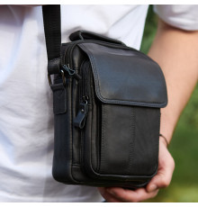 Сумка-барсетка мужская через плечо 22х18х8, мессенджер кожаный гладкий Tiding Bag TD-55467 черный цвет