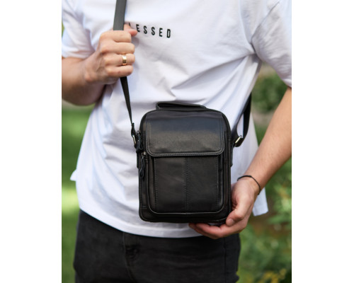 Сумка-барсетка мужская через плечо 22х18х8, мессенджер кожаный гладкий Tiding Bag TD-55467 черный цвет