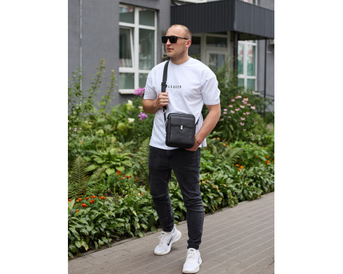 Сумка-барсетка мужская кожаная 24х20х8, компактный мессенджер для ежедневного использования, черная