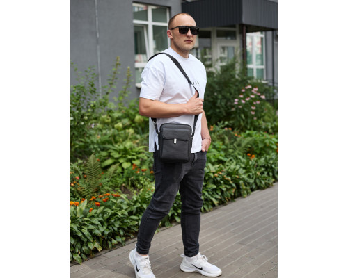 Сумка-барсетка мужская кожаная 24х20х8, компактный мессенджер для ежедневного использования, черная