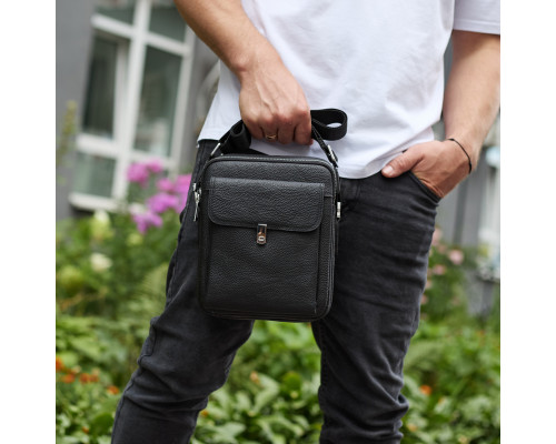 Сумка-барсетка мужская кожаная 24х20х8, компактный мессенджер для ежедневного использования, черная
