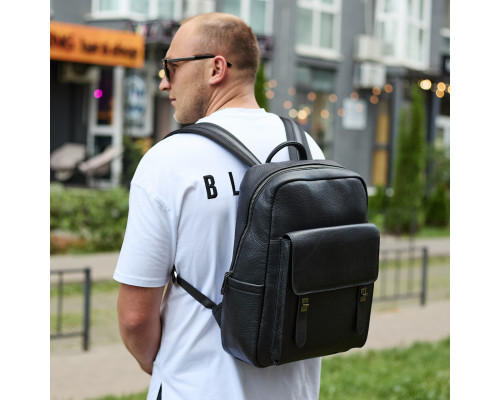 Стильный мужской кожаный рюкзак 40х30х17, практичный аксессуар для ноутбука и документов, черный