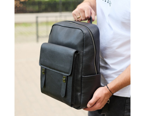 Стильный мужской кожаный рюкзак 40х30х17, практичный аксессуар для ноутбука и документов, черный