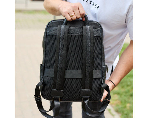 Стильный мужской кожаный рюкзак 40х30х17, практичный аксессуар для ноутбука и документов, черный
