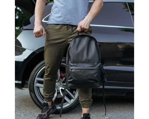 Чоловічий чорний рюкзак