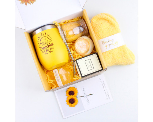 Подарочный Spa Box Sunshine из 7 предметов термостакан алмазное мыло бомбочка для ванны соль для ванны ароматическая свеча носки Yellow